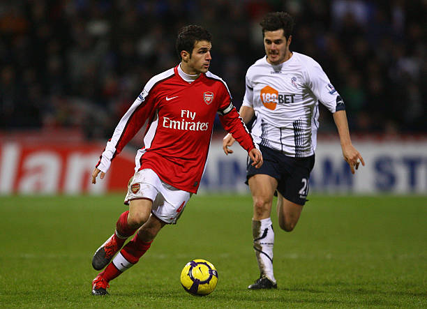 以此前与某 以此前与某