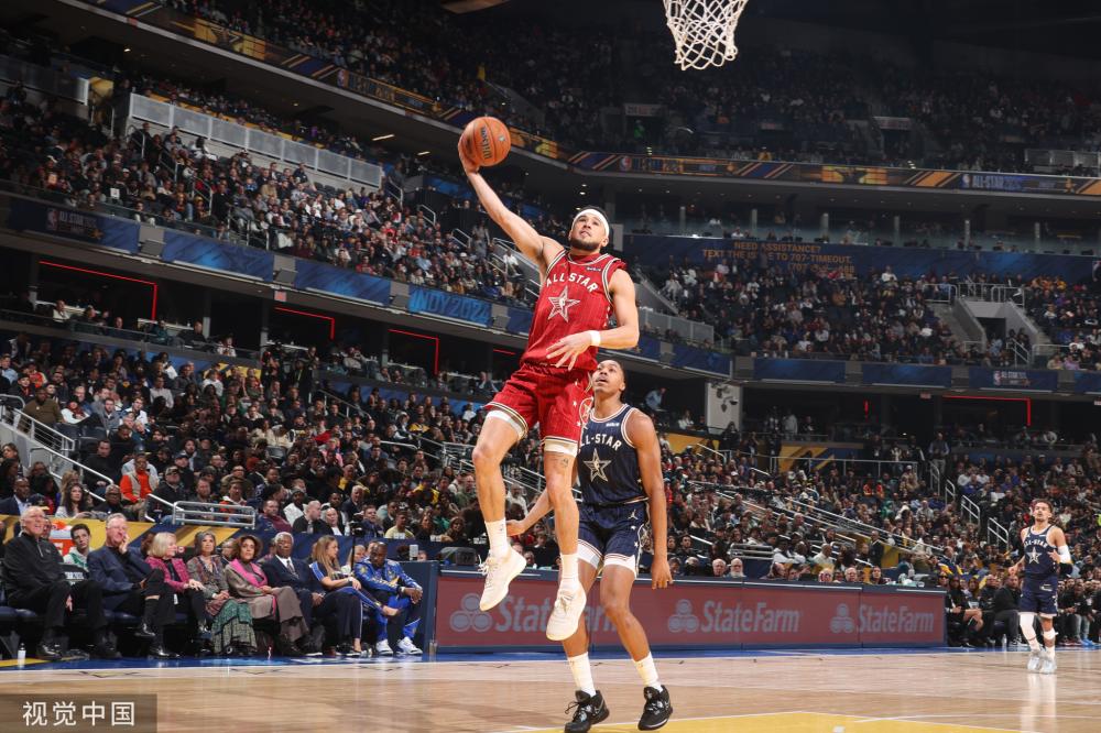 球迷们不禁 球迷们不禁